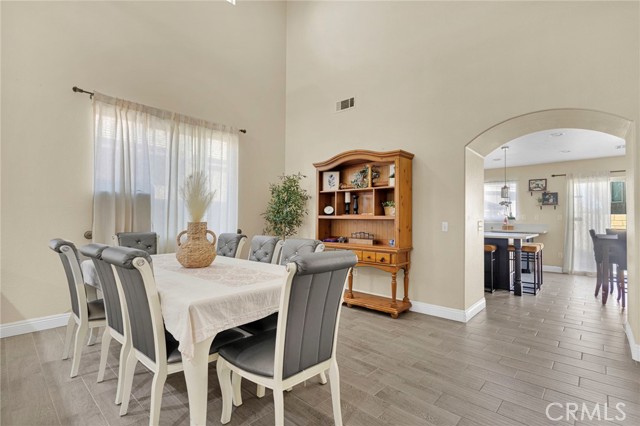 Detail Gallery Image 9 of 55 For 13498 Bentwood, Hesperia,  CA 92344 - 4 Beds | 3 Baths