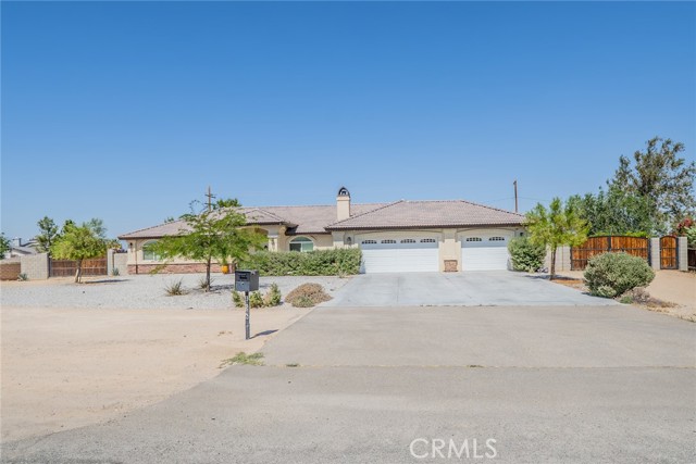13546 Rincon Road, Apple Valley CA: https://media.crmls.org/medias/6a599e24-57ea-42db-a0ab-0a65d40ba4ca.jpg