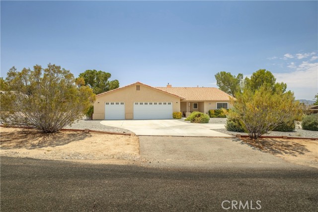 Detail Gallery Image 5 of 33 For 14639 Havasu Ln, Apple Valley,  CA 92307 - 3 Beds | 2 Baths