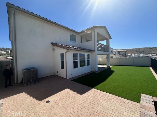 18150 Tableau Way, Saugus CA: https://media.crmls.org/medias/6a59d91c-96ad-493b-9f59-12908bfcc017.jpg