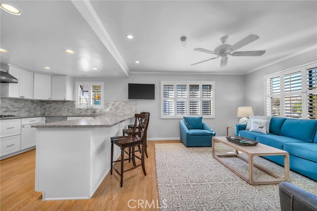 Breakfast bar seating area