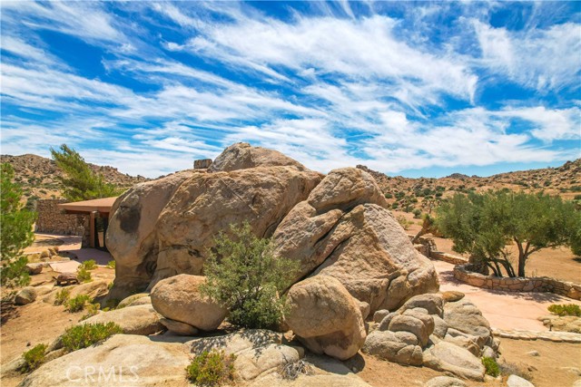 Detail Gallery Image 21 of 75 For 55290 Flying Tigers Road Rd, Pioneertown,  CA 92268 - 4 Beds | 3 Baths