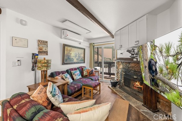 Detail Gallery Image 8 of 24 For 760 Blue Jay #1,  Big Bear Lake,  CA 92315 - 3 Beds | 3 Baths