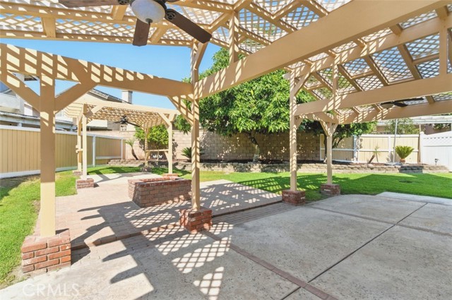 Detail Gallery Image 35 of 38 For 15642 Bristol Ct, Fontana,  CA 92337 - 3 Beds | 2/1 Baths