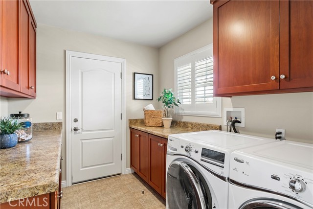 1551 Rainbow Drive, North Tustin CA: https://media.crmls.org/medias/6a5af1c1-7c10-4a5b-b02f-13eeeff56d85.jpg