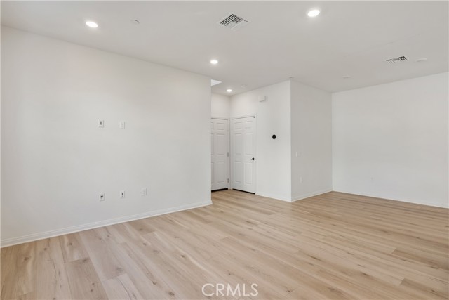 Detail Gallery Image 12 of 25 For 4215 E Carmel Privado, Ontario,  CA 91761 - 3 Beds | 2/1 Baths