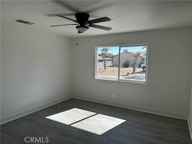 Detail Gallery Image 7 of 18 For 7341 Barberry Ave, Yucca Valley,  CA 92284 - 3 Beds | 2 Baths