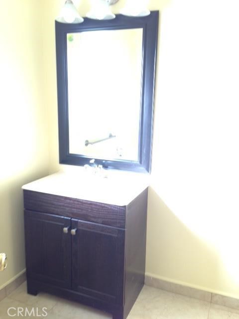 Detail Gallery Image 9 of 18 For 19224 Sylvan St, Tarzana,  CA 91335 - 3 Beds | 2 Baths