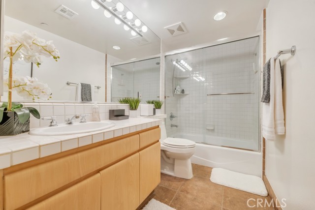 Detail Gallery Image 10 of 15 For 171 N Church Ln #514,  Los Angeles,  CA 90049 - 2 Beds | 2 Baths