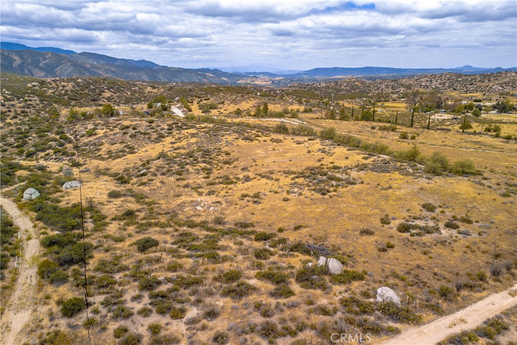 https://media.crmls.org/medias/6a5cd9e1-f002-4110-89a8-79fc44759240.jpg?preset=X-Large