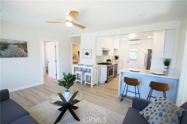 Detail Gallery Image 6 of 33 For 22832 Menlo, Torrance,  CA 90502 - 3 Beds | 2 Baths