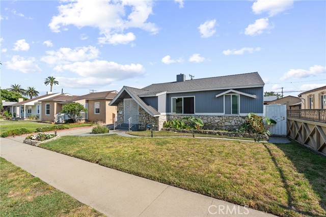 Detail Gallery Image 1 of 41 For 664 E Barry Dr, Long Beach,  CA 90805 - 3 Beds | 2 Baths