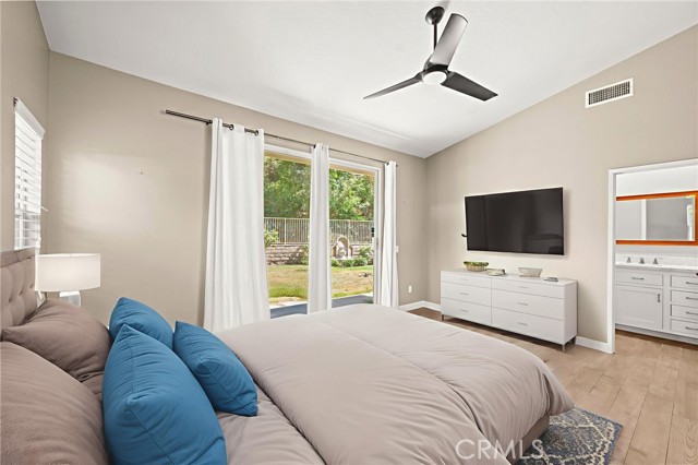 27054 Riversbridge Way, Valencia CA: https://media.crmls.org/medias/6a5e0980-e108-4d57-bd2c-1e819592d6a8.jpg