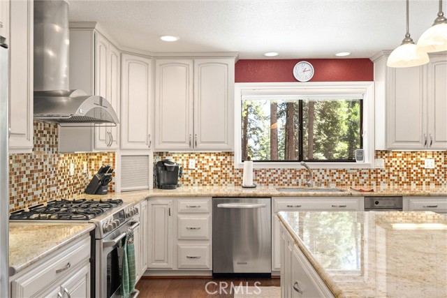 Detail Gallery Image 22 of 70 For 720 E Mountain Ridge Rd, Lake Almanor,  CA 96137 - 3 Beds | 3 Baths