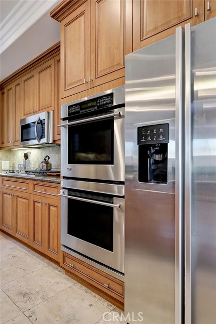 720 10th Street, Hermosa Beach, California 90254, 4 Bedrooms Bedrooms, ,3 BathroomsBathrooms,Residential,Sold,10th,SB21226543