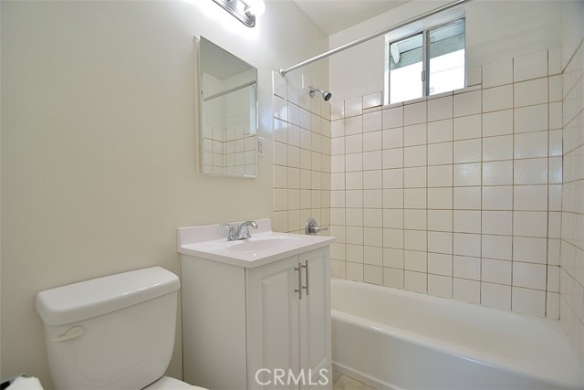 Detail Gallery Image 8 of 23 For 2400 Marshallfield Ln, Redondo Beach,  CA 90278 - – Beds | – Baths