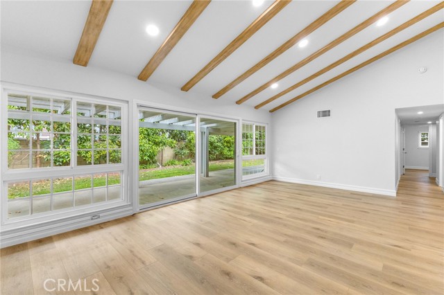10281 Kings Street, Los Alamitos CA: https://media.crmls.org/medias/6a608834-e8c9-4c4f-9b8c-840413ec2644.jpg