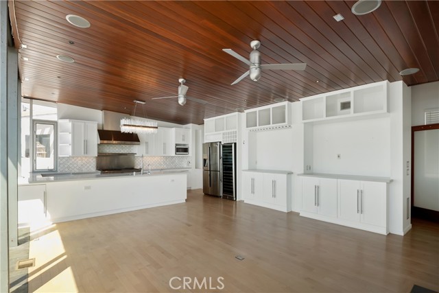 Detail Gallery Image 7 of 23 For 3316 Crest Dr, Manhattan Beach,  CA 90266 - 3 Beds | 3/1 Baths