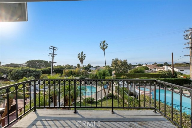 2121 Palos Verdes Drive, Palos Verdes Estates, California 90274, 4 Bedrooms Bedrooms, ,1 BathroomBathrooms,Residential,For Sale,Palos Verdes,SB25020360