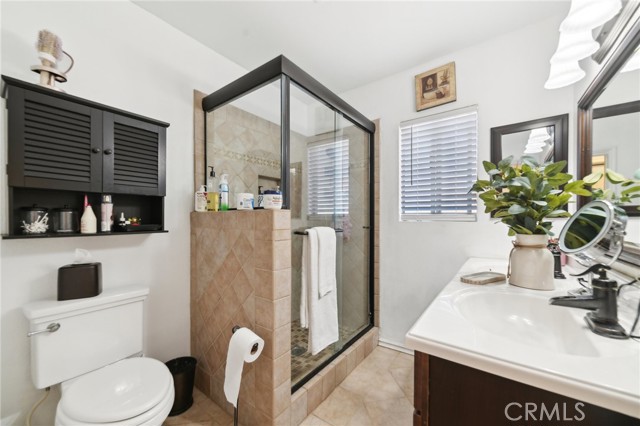 Detail Gallery Image 8 of 11 For 10551 Clancey Ave, Downey,  CA 90241 - 4 Beds | 2 Baths