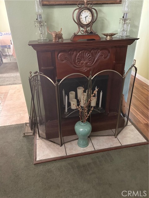 10975 Decker, Oak Hills CA: https://media.crmls.org/medias/6a612a70-6b90-4cd2-8a03-b78c0bdacb9b.jpg