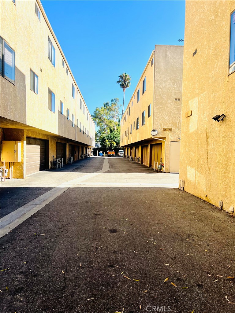 https://media.crmls.org/medias/6a6145e7-d3a7-46ac-939c-5a5be08a86a6.jpg?preset=X-Large