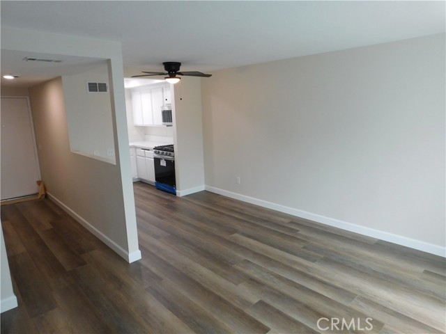 Image 4 of 17 For 910 Sheridan  B