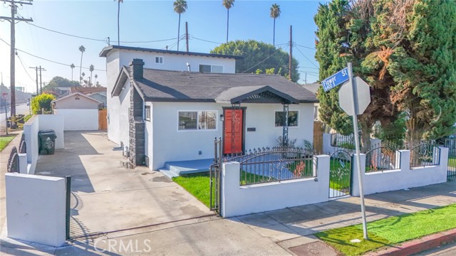 Detail Gallery Image 8 of 38 For 430 W 64th, Los Angeles,  CA 90003 - 3 Beds | 3 Baths