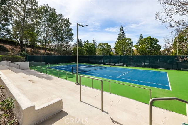 Image 40 of 53 For 22701 Foxridge