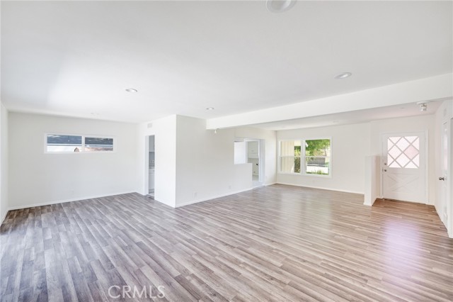17435 Lassen Street photo 7