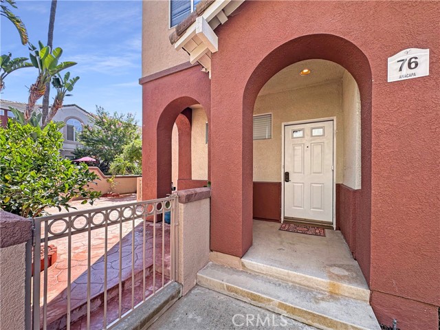 76 Anacapa Court, Lake Forest CA: https://media.crmls.org/medias/6a6357bf-8340-4749-834f-4ae2340b9260.jpg