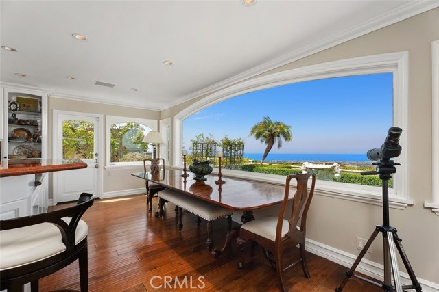 49 Cambria Drive, Corona del Mar CA: https://media.crmls.org/medias/6a638e51-de47-4633-8870-b213ed397e64.jpg