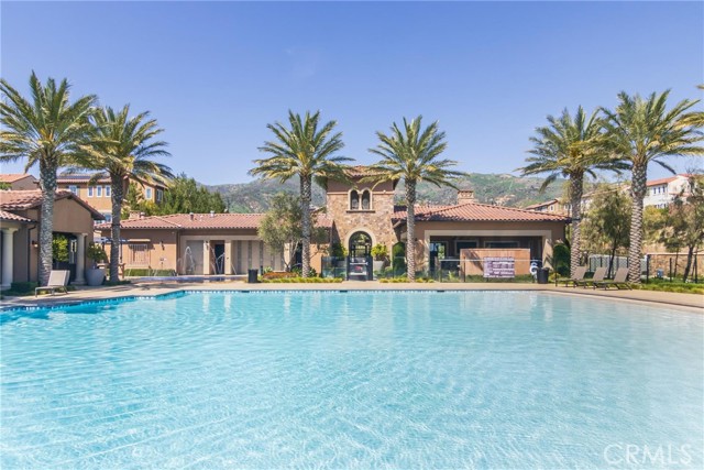 Detail Gallery Image 22 of 27 For 20724 W Beech Cir, Porter Ranch,  CA 91326 - 4 Beds | 3 Baths