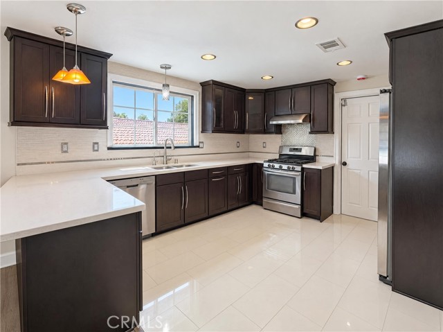 1042 Whispering Oaks photo 5