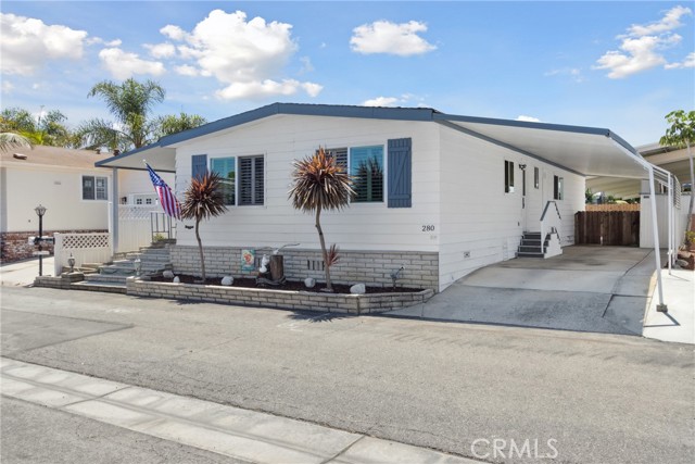 20701 Beach Boulevard, Huntington Beach CA: https://media.crmls.org/medias/6a653175-caa7-49b4-9feb-a29b3b99a558.jpg