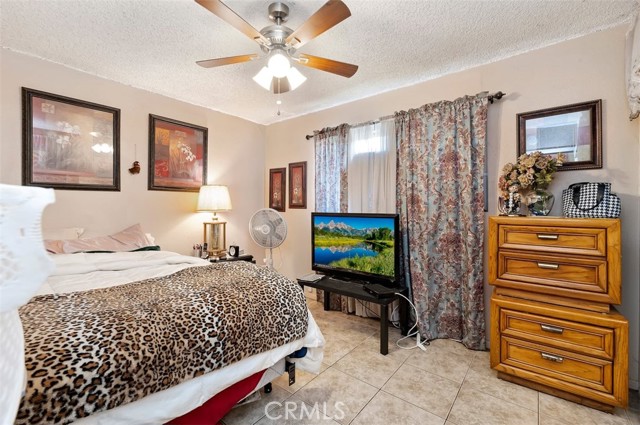 Detail Gallery Image 17 of 26 For 18517 Jurupa Ave, Bloomington,  CA 92316 - 4 Beds | 2 Baths