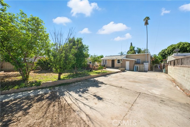 1909 Marlborough Avenue, Riverside CA: https://media.crmls.org/medias/6a65648e-7634-4756-864a-de11ccedb831.jpg