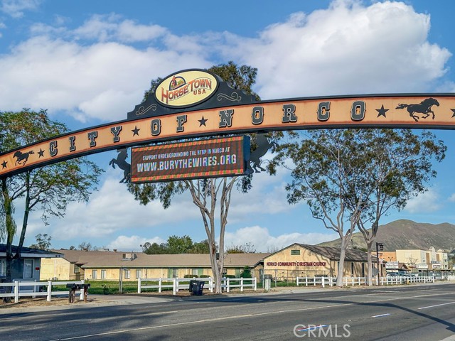 Detail Gallery Image 3 of 29 For 2353 Corona, Norco,  CA 92860 - 4 Beds | 2 Baths