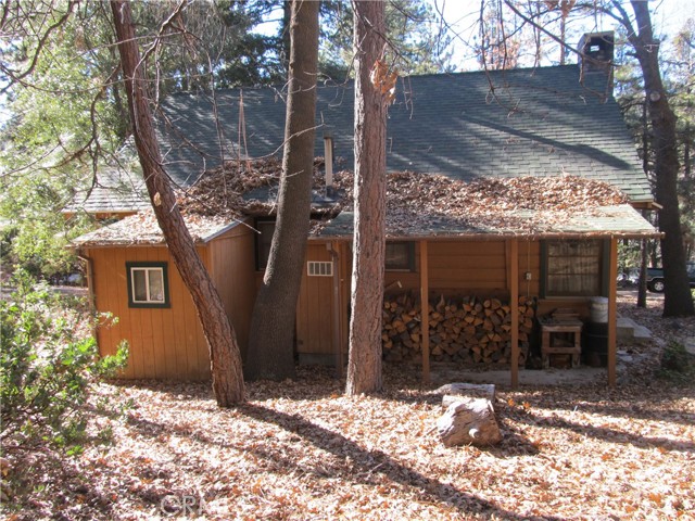 Detail Gallery Image 2 of 24 For 6005 Maries Alley, Angelus Oaks,  CA 92305 - 3 Beds | 1 Baths