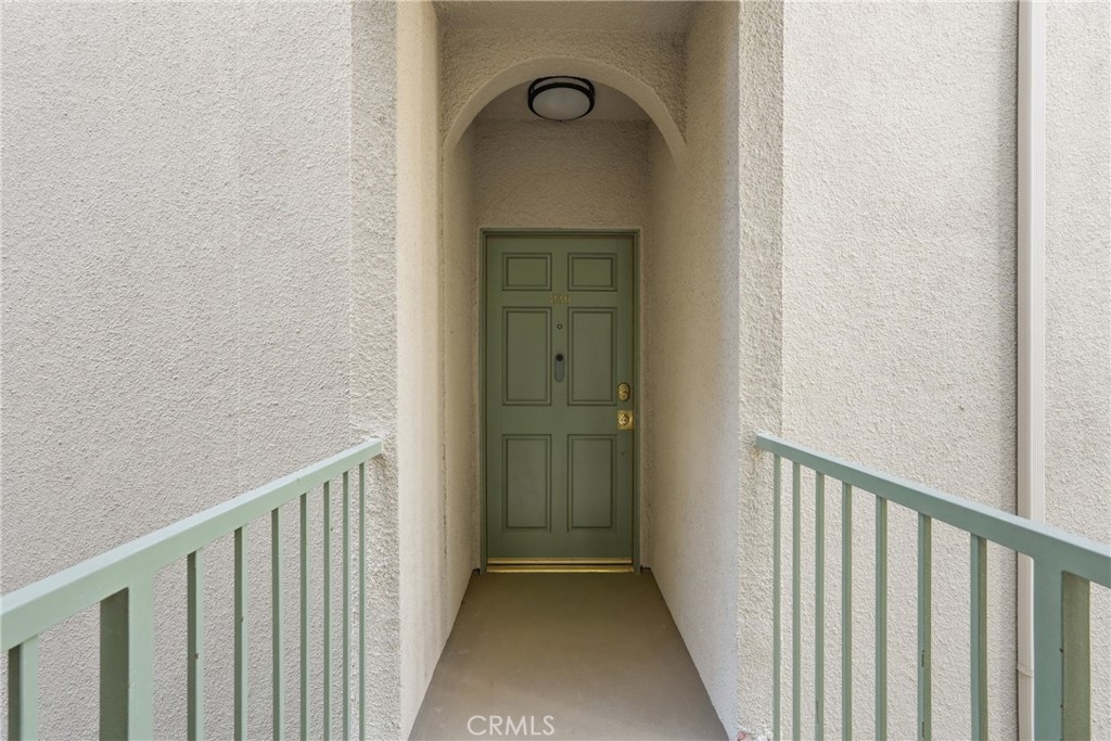 https://media.crmls.org/medias/6a65e90c-7839-4368-86a1-772dd6b6d985.jpg?preset=X-Large