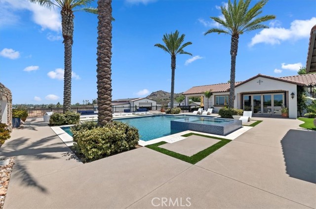 16850 Nandina Avenue, Riverside CA: https://media.crmls.org/medias/6a65fd52-13ab-4727-b585-da29389484f0.jpg