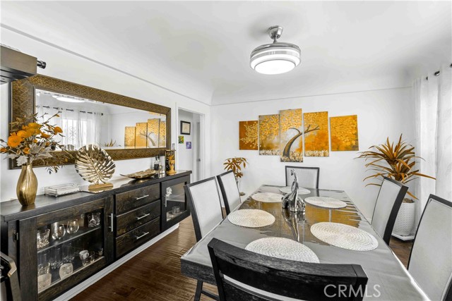 Detail Gallery Image 9 of 36 For 512 W 41st Pl, Los Angeles,  CA 90037 - 4 Beds | 2 Baths