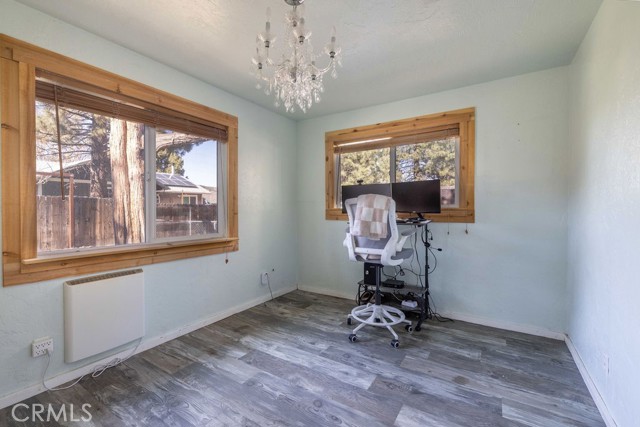 Detail Gallery Image 13 of 33 For 817 E Mountain View Bld, Big Bear City,  CA 92314 - 3 Beds | 2 Baths