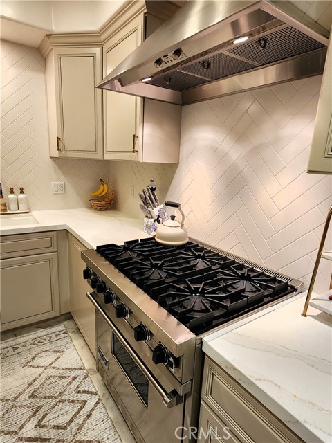 Detail Gallery Image 16 of 34 For 820 S Bedford #105,  Los Angeles,  CA 90035 - 2 Beds | 2/1 Baths