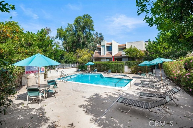 Detail Gallery Image 32 of 33 For 4185 Colfax Ave #D,  Studio City,  CA 91604 - 3 Beds | 3 Baths