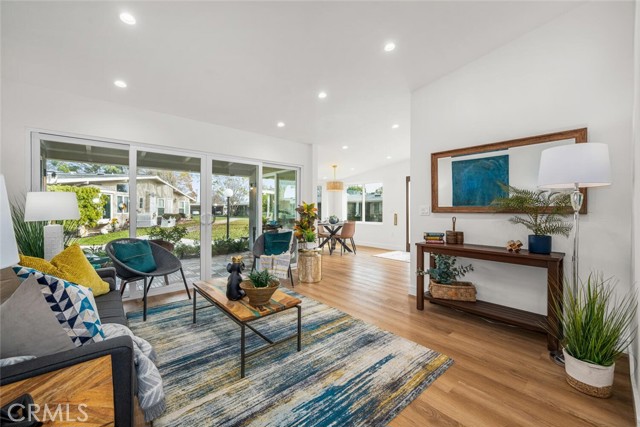 Detail Gallery Image 17 of 39 For 1271 Kenwood Rd 163l,  Seal Beach,  CA 90740 - 2 Beds | 1/1 Baths