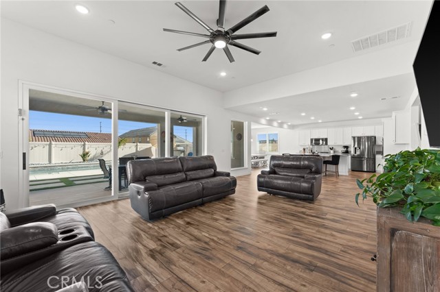 Detail Gallery Image 17 of 75 For 31382 Garrano Cir, Menifee,  CA 92584 - 4 Beds | 3 Baths