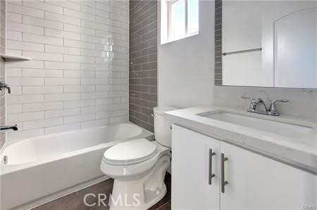 Detail Gallery Image 10 of 24 For 8418 S Main St, Los Angeles,  CA 90003 - – Beds | – Baths