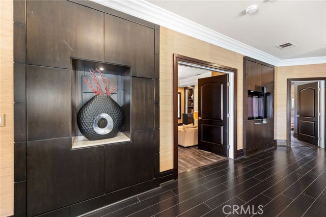 451 W Le Roy Avenue, Arcadia CA: https://media.crmls.org/medias/6a698af9-78ae-44cc-8ce8-58a9be13cd47.jpg