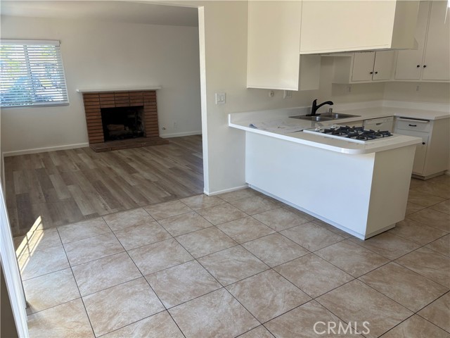 Detail Gallery Image 3 of 16 For 216 S Ridgeway St, Anaheim,  CA 92804 - – Beds | – Baths